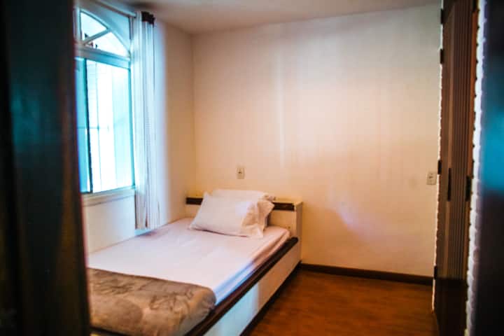 JAMBO Suite (1 Widow's Bed + 1 Single Mattress + Split Air Conditioning)