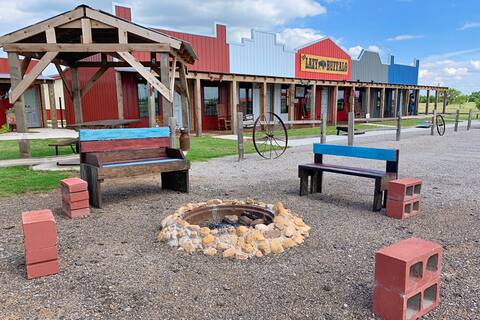 5 Cabins Lazy Buffalo Wichita Mountains sleep 16