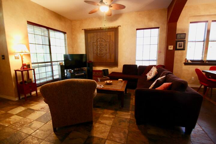 Large Zilker Home, Downtown- SOCO-ACL! gallery image 3