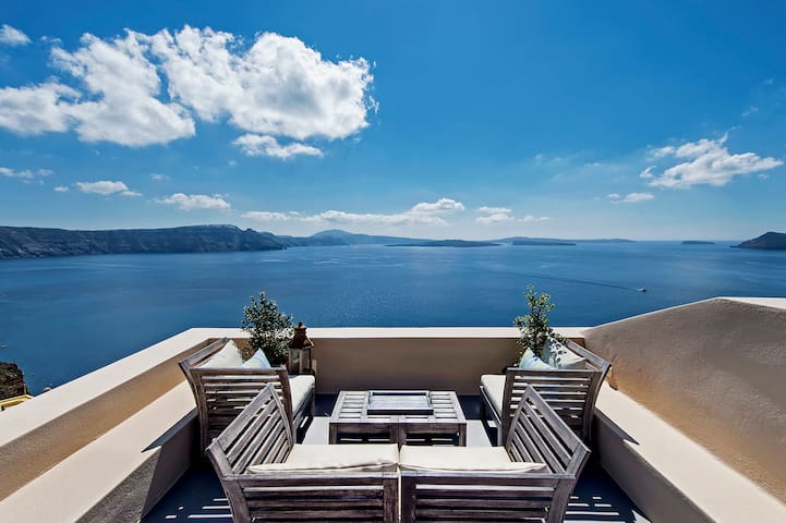 The "Perfect Hideaway Studio" !