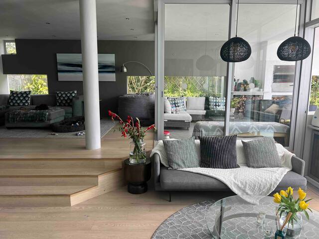 Modern airy house in safe estate gallery image 4