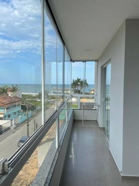 Apartamento novo com vista para o mar