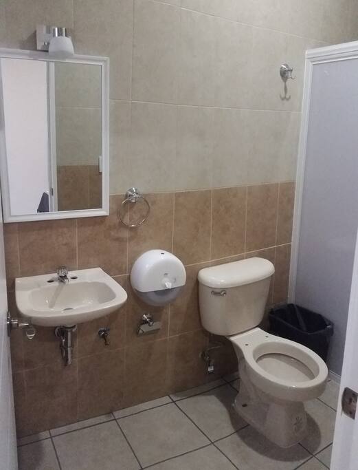 BAÑO PRIVADO