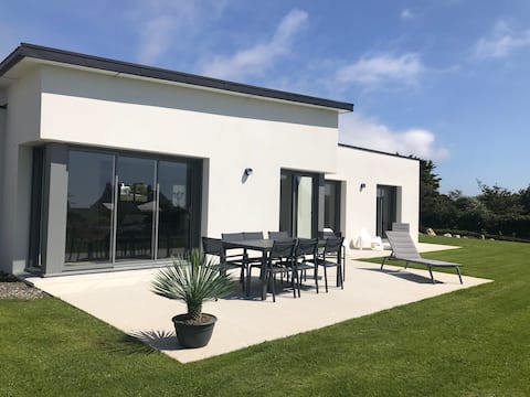 Top Airbnb: Trézien Beautiful single-story house with sea view in Plouarzel