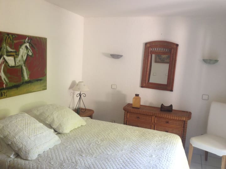 Spálňa 4 s kúpeľňou a vlastnou terasou