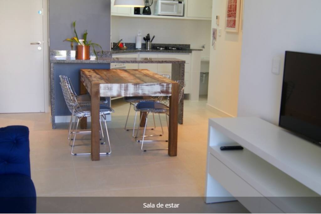 Sala Ampla, com TV a cabo e wifi