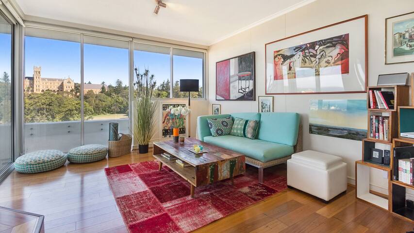Manly: Beautiful 3 Bedroom apt with stunning views gallery image 2