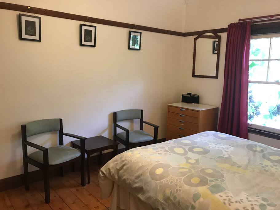Guest bedroom