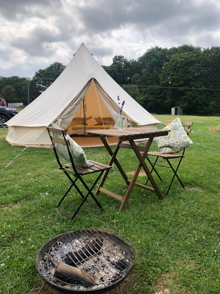 Bell Tent 1 At Lower Barn Farm Glamping Bodiam Huts for Rent in