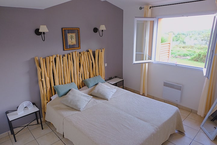 Dhoma e parë e gjumit - në katin përdhes