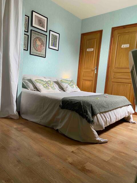 Welcoming 1 bedroom bed and breakfast house