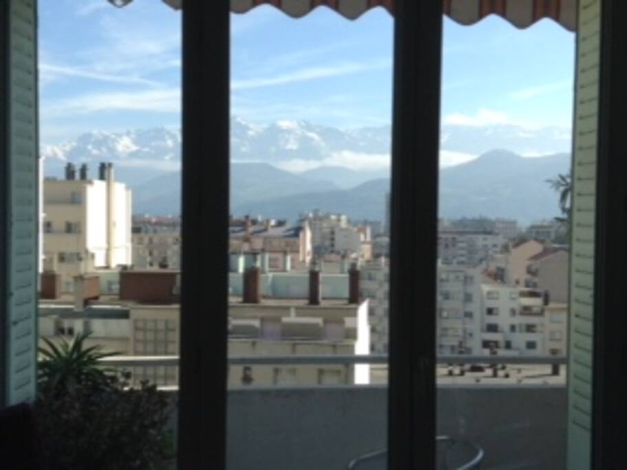 VUE COTE SALON
DU 9EME ETAGE