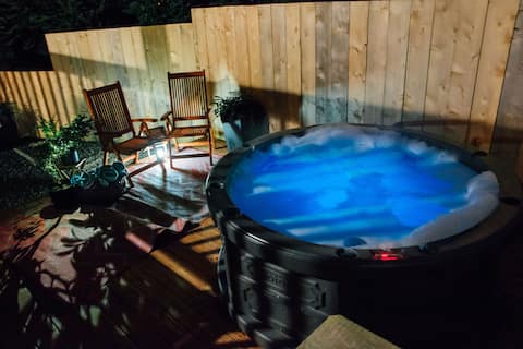 Popular Airbnb listing: Michelle's Place Across the Bay, Dog Friendly in Alberni Clayoquot C