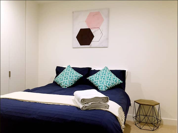 Rental unit in Carlton · ★5.0 · 2 bedrooms · 1 bed · 1 private bath