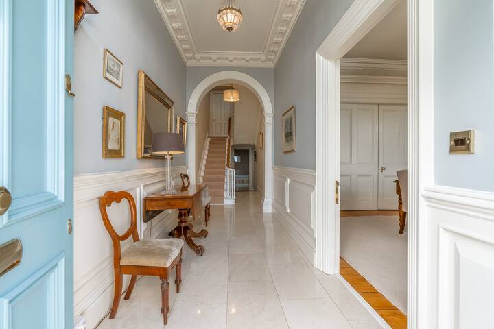 Period home with outstanding beach views gallery image 2