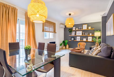 Top Airbnb: lovely terrace apartment in the center of Malaga in Olletas