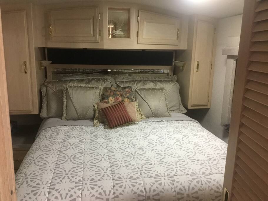 Queen size bed
