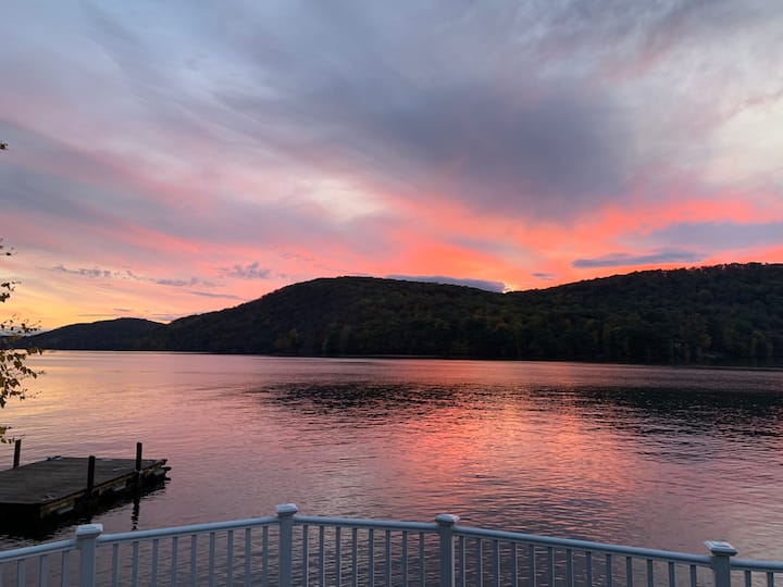 Stunning Direct Waterfront Home on Candlewood Lake Houses for Rent in Danbury, Connecticut