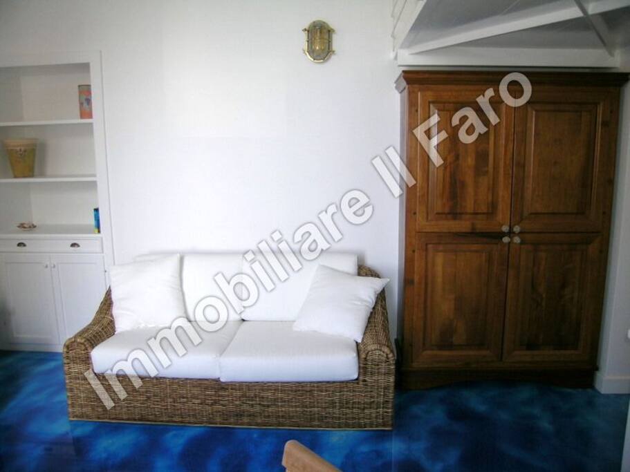 divano e credenza