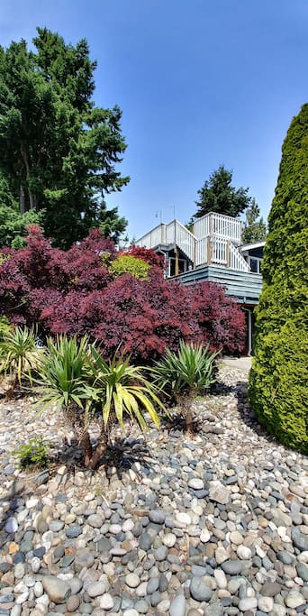 decks have ocean views & close to the beach & trails.