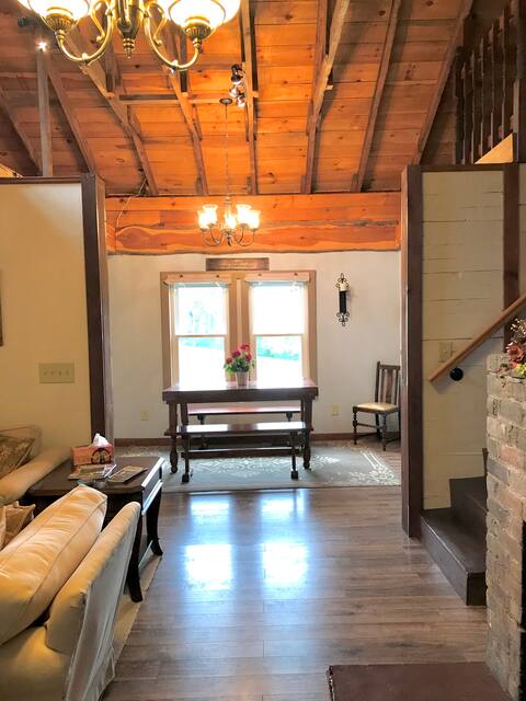 Top Airbnb: The East Tennessee Cottage (Entire House) in East Tennessee Foothills