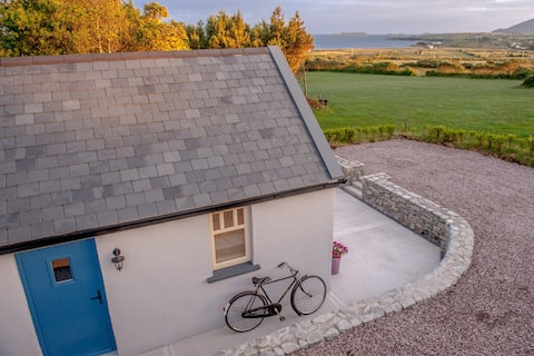 Ballinskelligs cottage - Sea views, close to beach