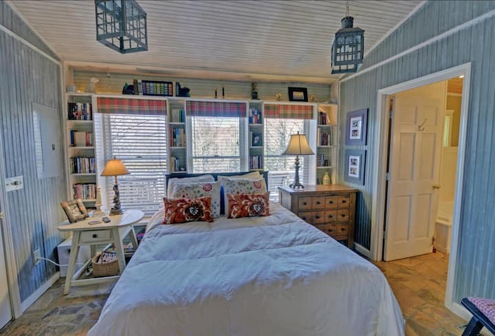 Downstairs Bedroom with Queen Bed