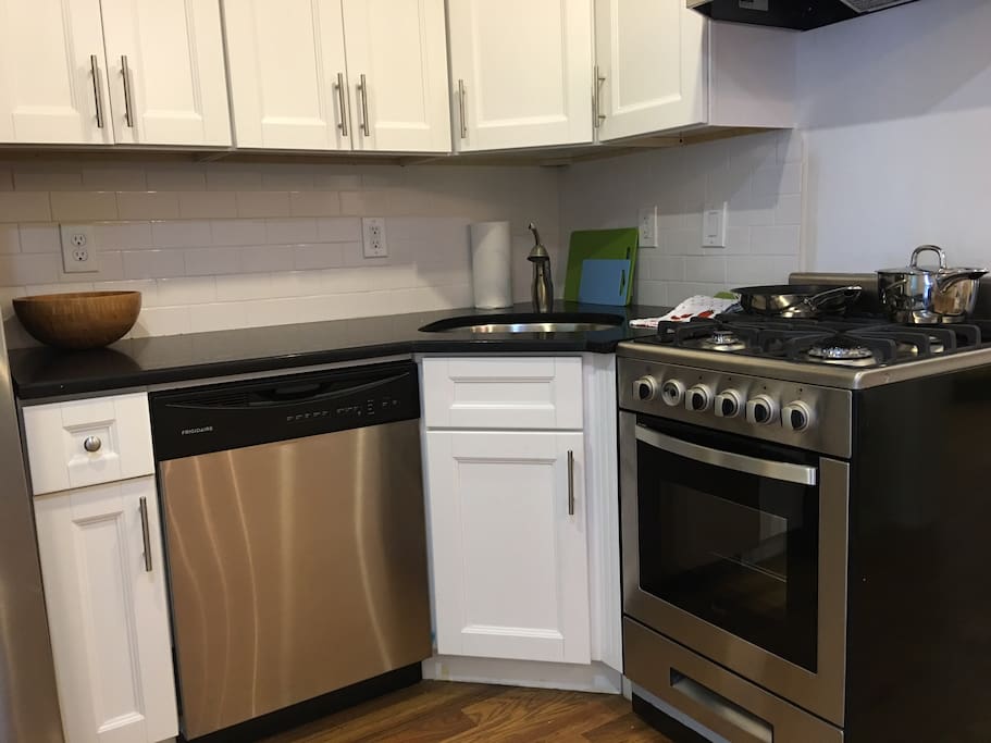 WELL EQUIPPED KITCHEN !!!