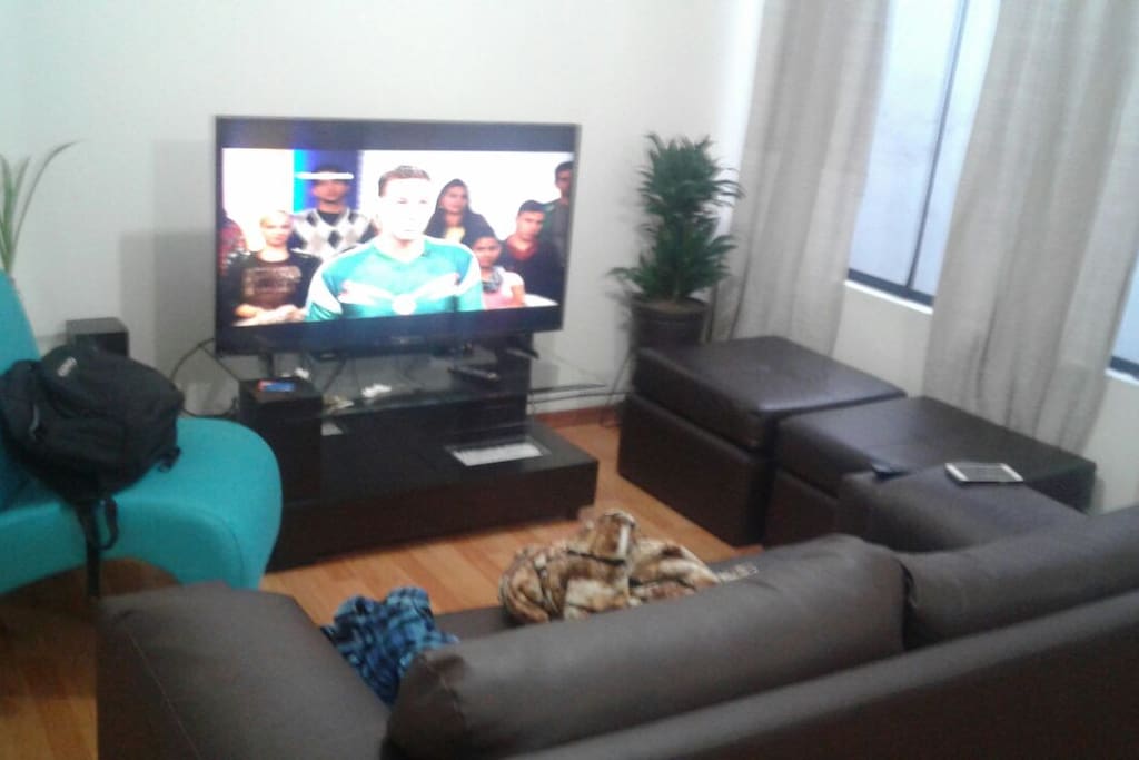 Sala compartida con cable e internet
