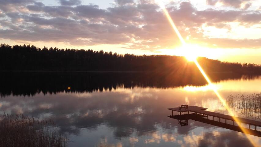 Jump straight from the terrace to the lake! Private beach!