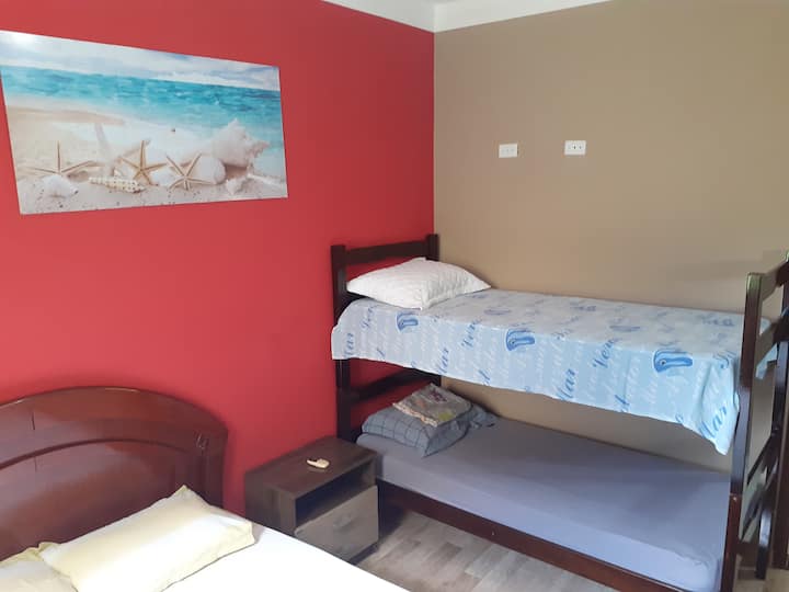 الغرفة 2، التي تحتوي على 4 أماكن إقامة 