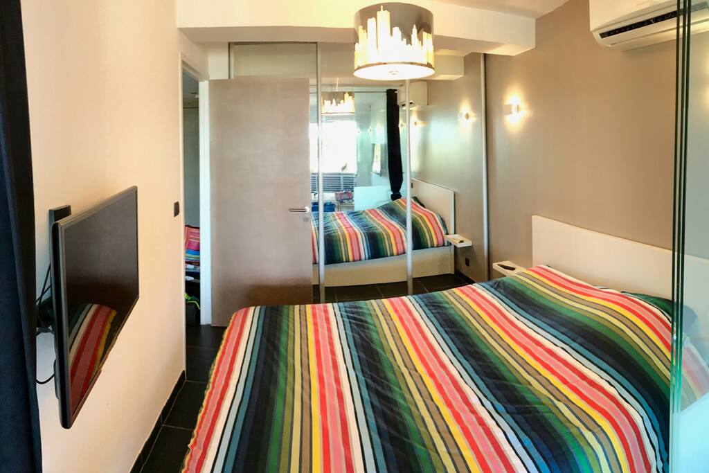 Chambre 1, Lit 160x200, TV, Clim, Grand placard