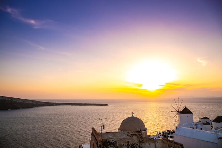 Thetis Cave Villa with caldera and sunset view