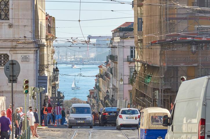 Wonderful 3 Bedroom Apart in Chiado | Bairro Alto gallery image 2