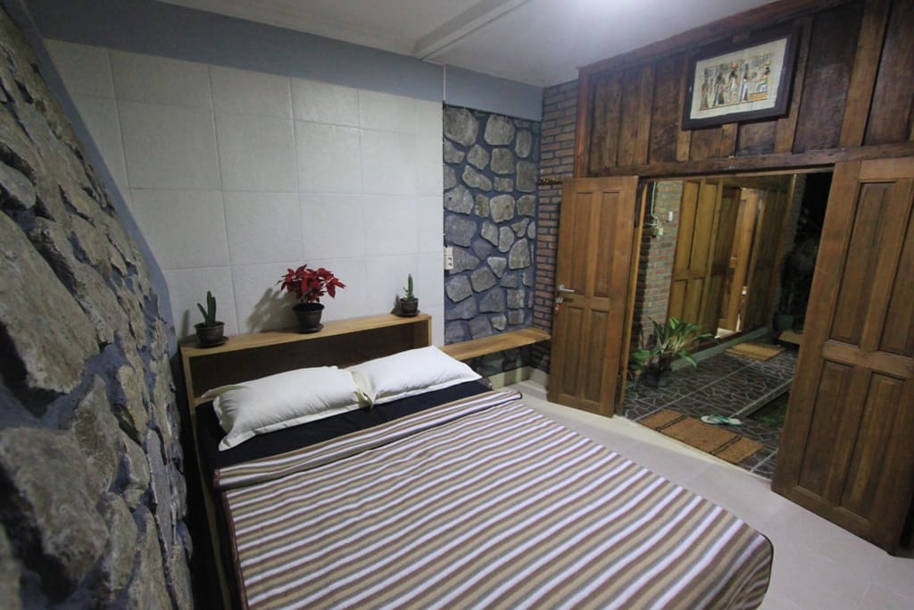 Queen size bed room