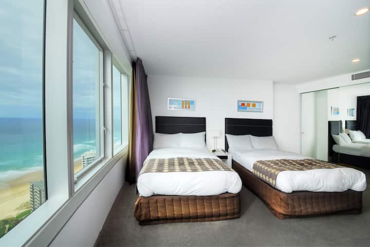 Bedroom 2
2 x Double Beds
Black Out Curtains
Ocean Views