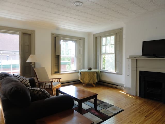 Historic Brick Row House 3rd floor