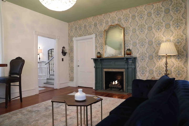 Sweet Little Victorian Retreat - Brunswick, GA