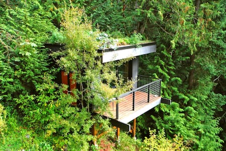 Pleasant Bay Lookout (epic sea view + hot tub)