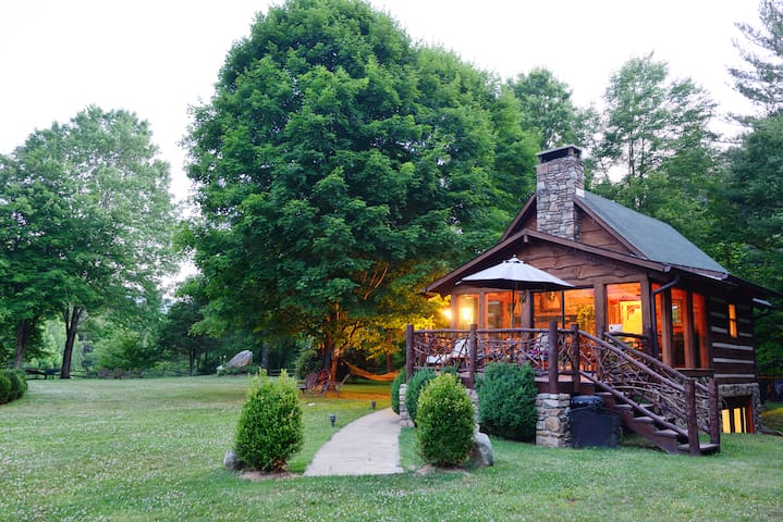 Hot Tub, Waterfall & Barn Full of Farm Animals!