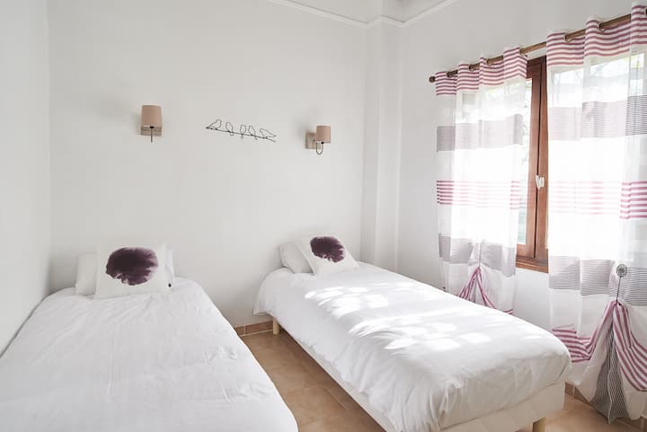 חדר מודולרי 2 מיטות יחיד 90*200 או מיטה אחת 180*200