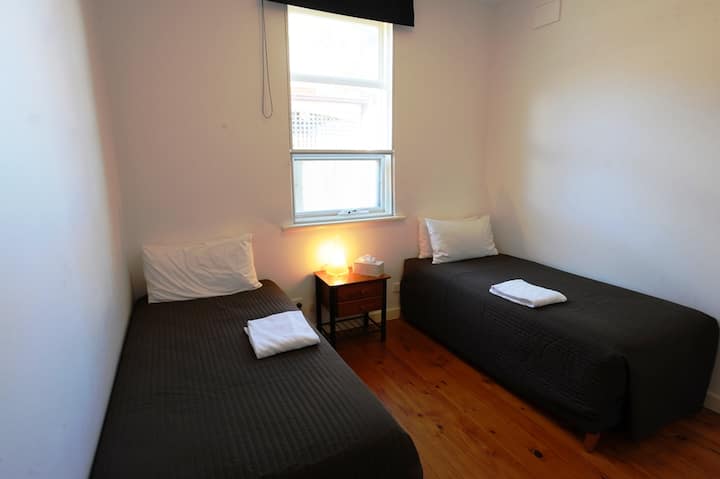 غرفة النوم 2