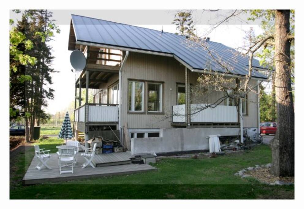Even before renovating the back yard was comfortable and sunny.