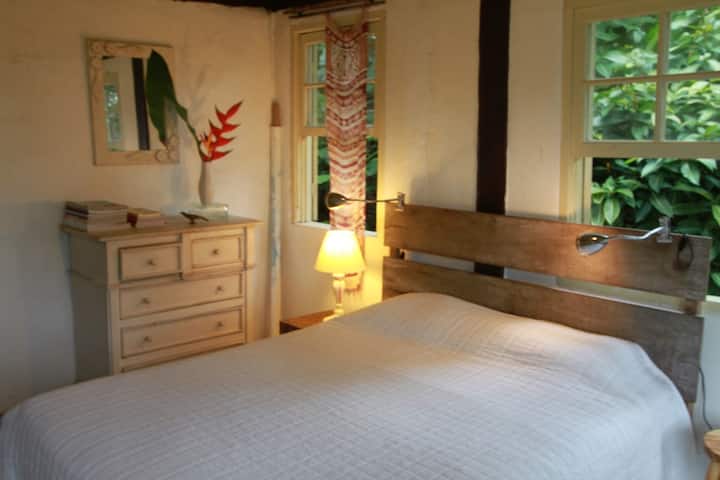 Suitë  me krevat dopio dhe një futon të vetëm në katin e sipërm (# 9)
