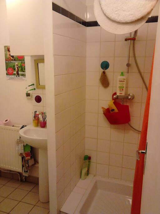salle de bain partagée