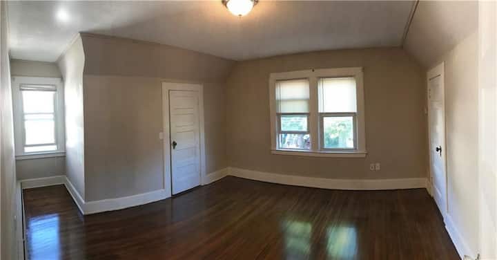 Დიდი BR - ფანჯრები მიმართულია ჩრდილოეთისა და დასავლეთისკენ.