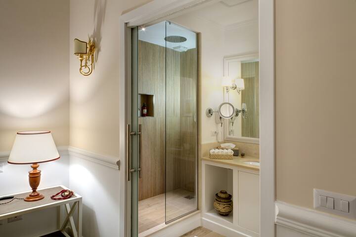 Rome Boutique Apartments new, central, with spa gallery image 3