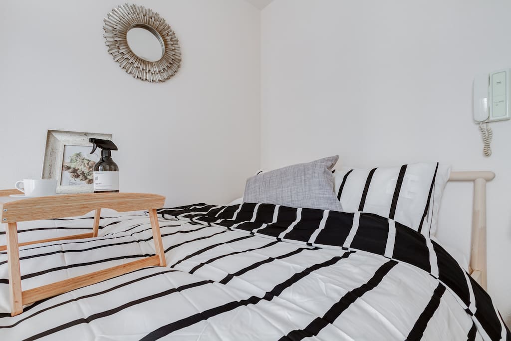 Size of bed is 200×140