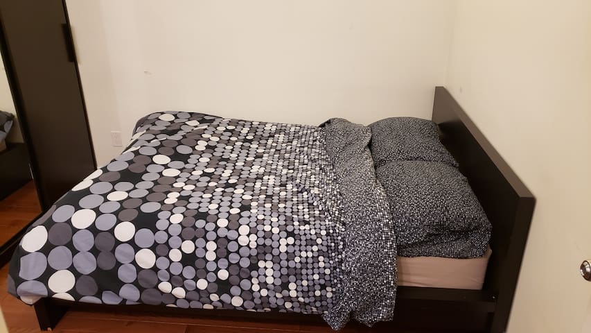 Private Unit/Suite near High Park