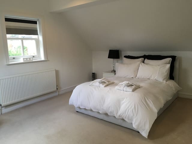 Private guest suite in luxury Henley home